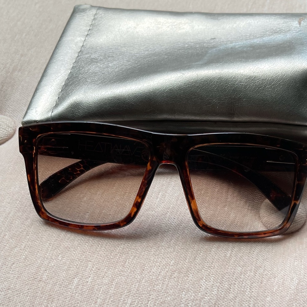 Heatwave tortoises sunglasses